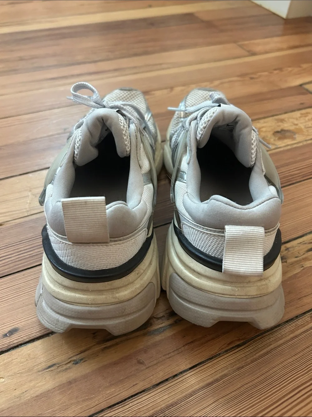 Nike Women's Silver and Light Gray Mesh Leather Running Shoes - Picture 2 of 6